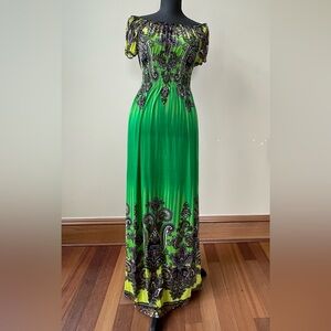 NWOT - Green Maxi Dress - Can be worn off the shoulders! - (Size L / XL)